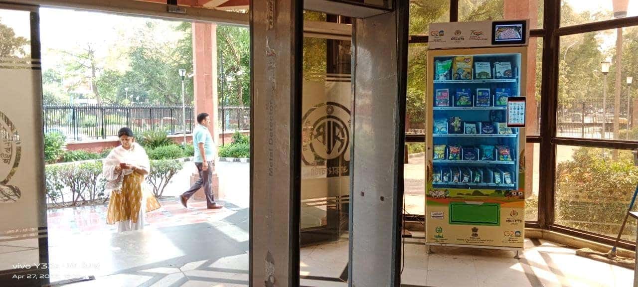 Orion 10 vending machine
